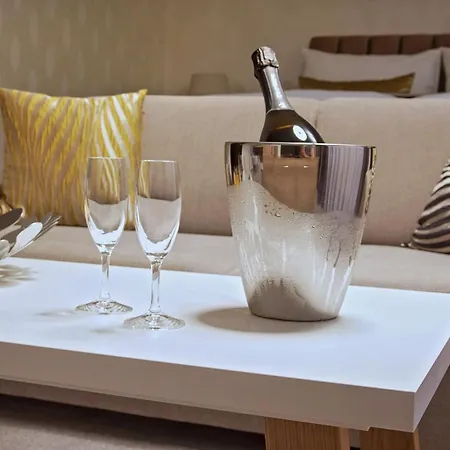Privilege - Empire Hotels Group 4*