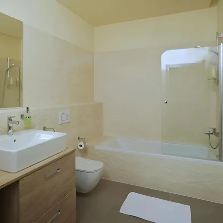 Privilege - Empire Hotels Group 4*