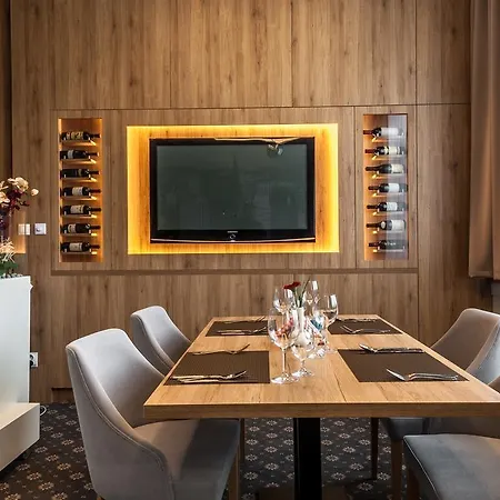 Aparthotel Privilege - Empire Hotels Group 4*