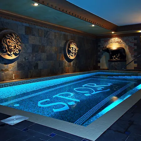 Privilege - Empire Hotels Group 4* Kosice
